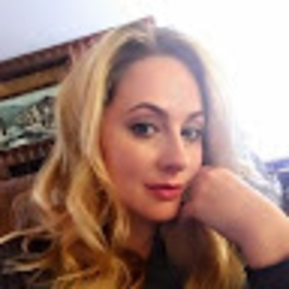 Meet your Posher, Adrienne